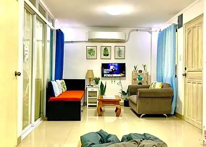 Cozy - Near Arca South Signal Taguig 3*